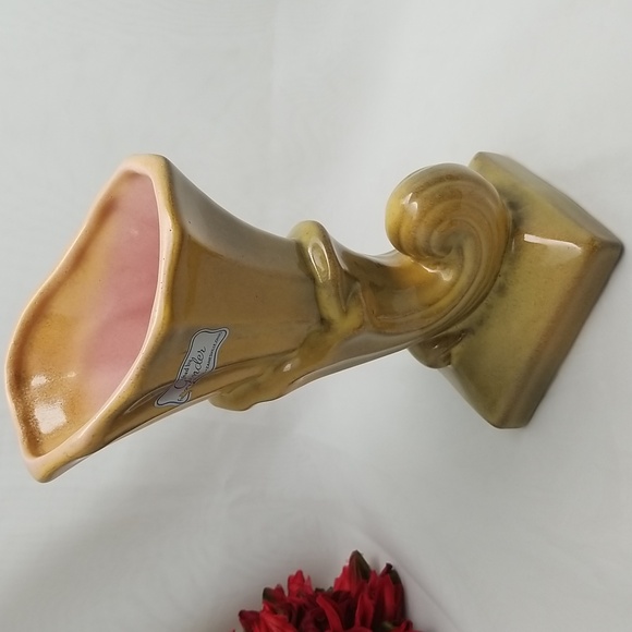 Gonder Pottery Cornucopia Vase Planter - Picture 13 of 15